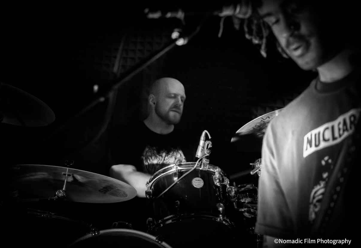 Extrinsic performing live